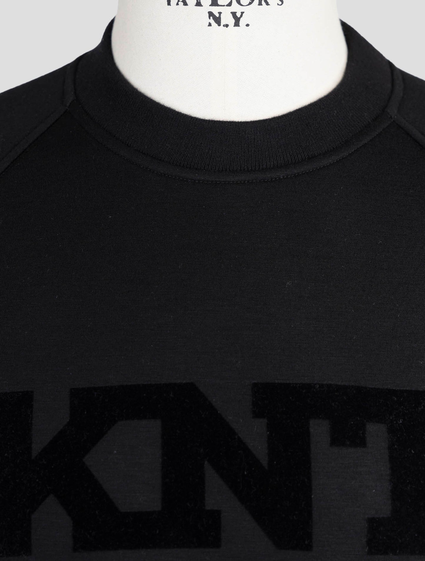 Kiton Knt Black Viscose Ea Sweater Crewneck