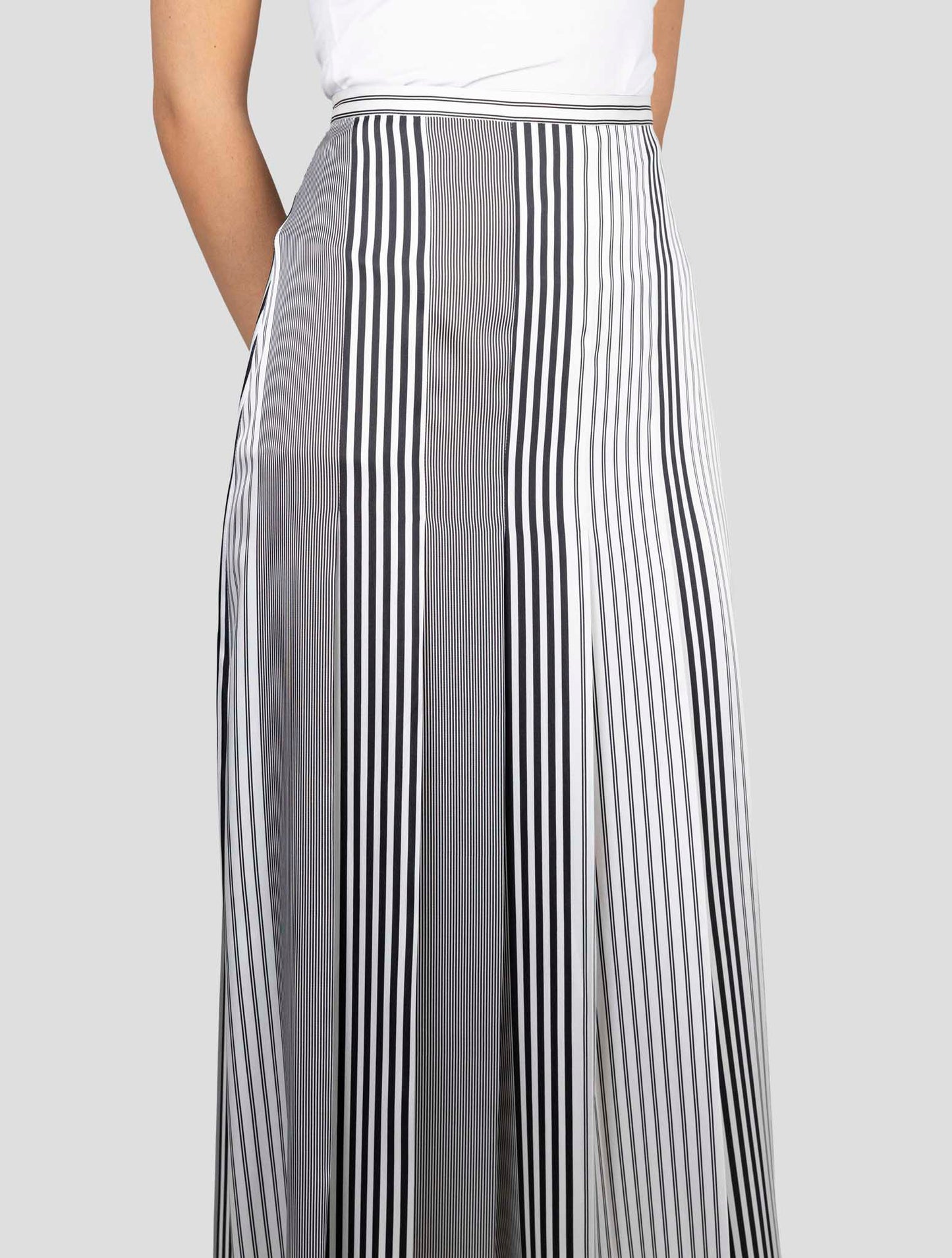 Kiton White Blue Pl Skirt