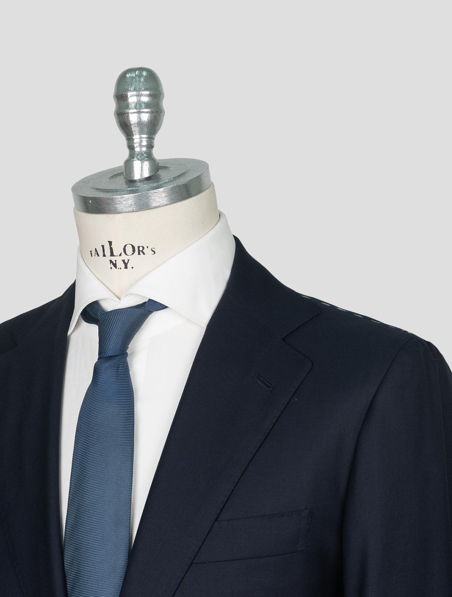 Kiton Blue Virgin Wool 14 Micron Suit